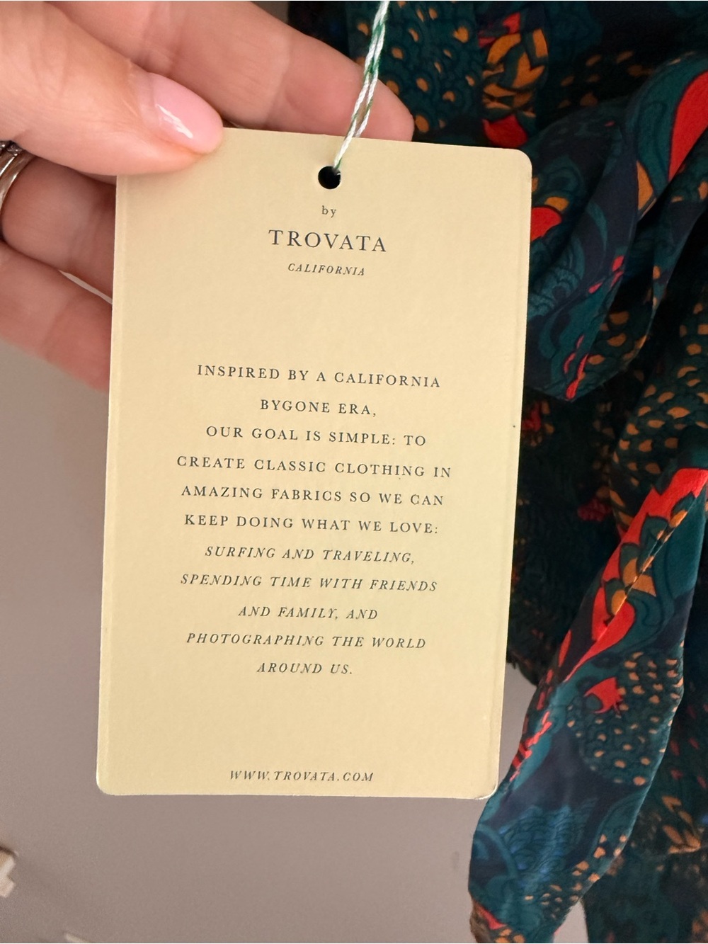 Trovata Birds of Paradis Silk Blend Smocked Floral Top Size Medium NWOT - Picture 6 of 6